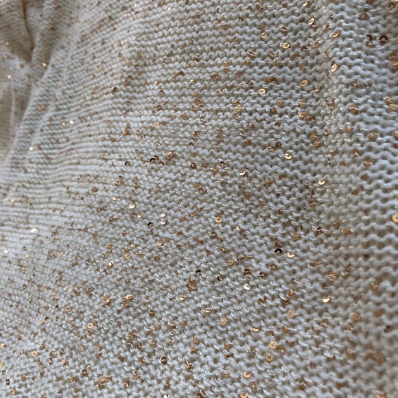 Sweater - Picture 4 of 4